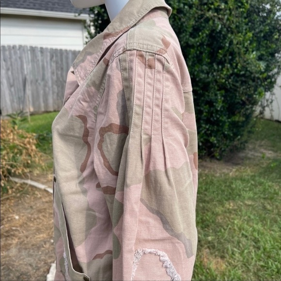 NWT Anthro Distressed Camouflage Boho Utility Military Denim Jacket - Picture 14 of 15